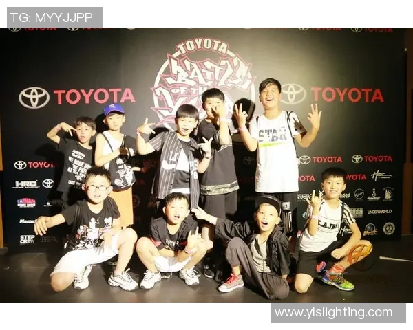 杭州攀岩队在世界街舞大赛中以55分稳居积分榜首位