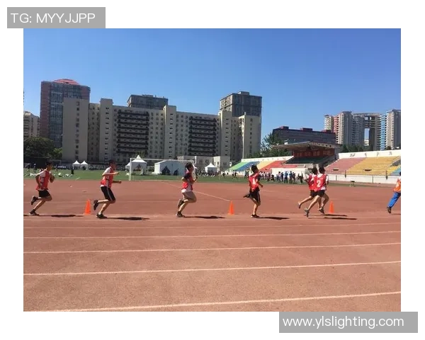 深度对话：杨伟在网球赛场上的奋斗与成长故事