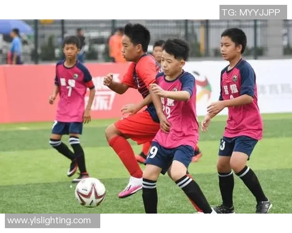 足球明星退役后为何普遍发胖背后的心理与生理因素解析 足球明星退役后为何普遍发胖背后的心理与生理因素解析